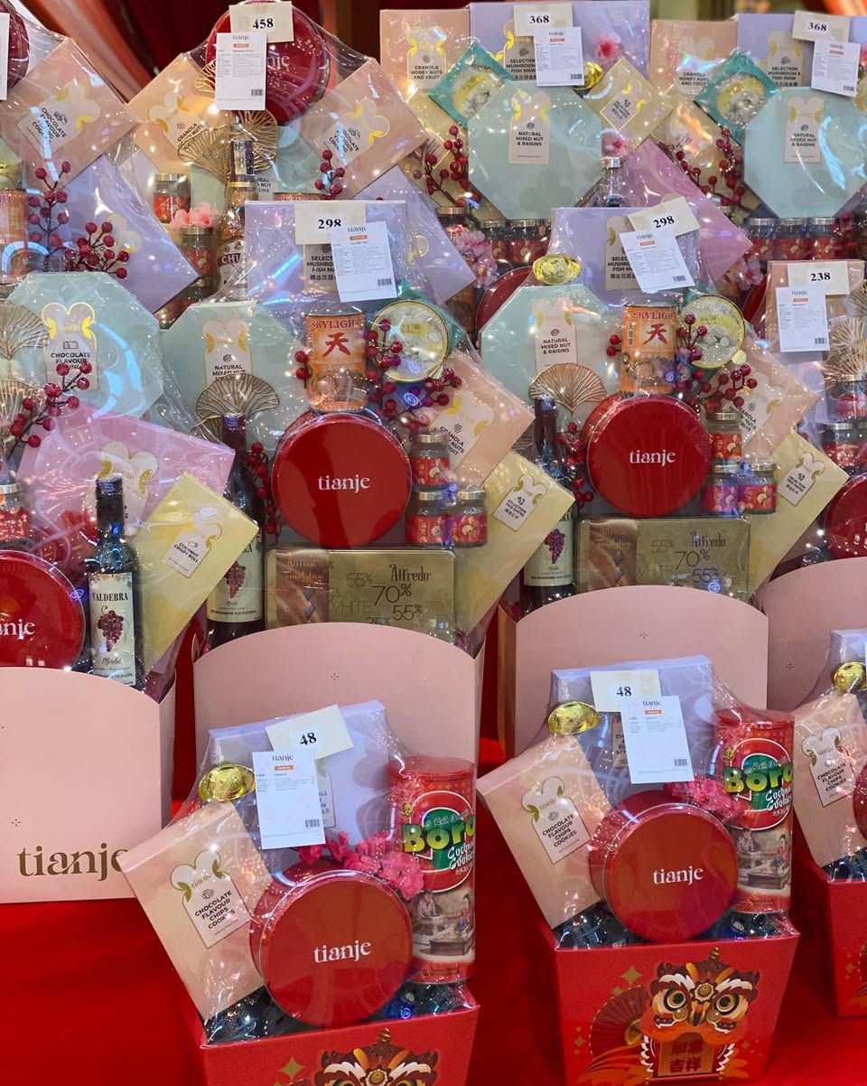 Curated festive gift hampers by TIANJE