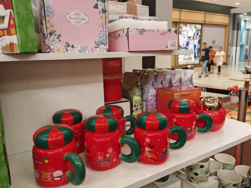 Vibrant Christmas decorations at AEON MALL