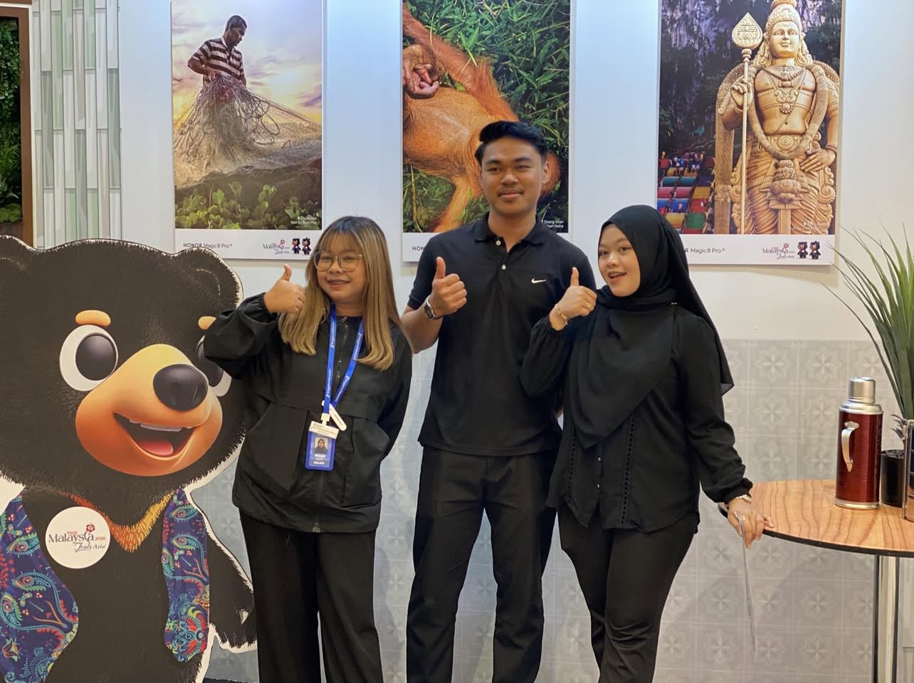 Interactive product demonstration area at the HONOR showcase