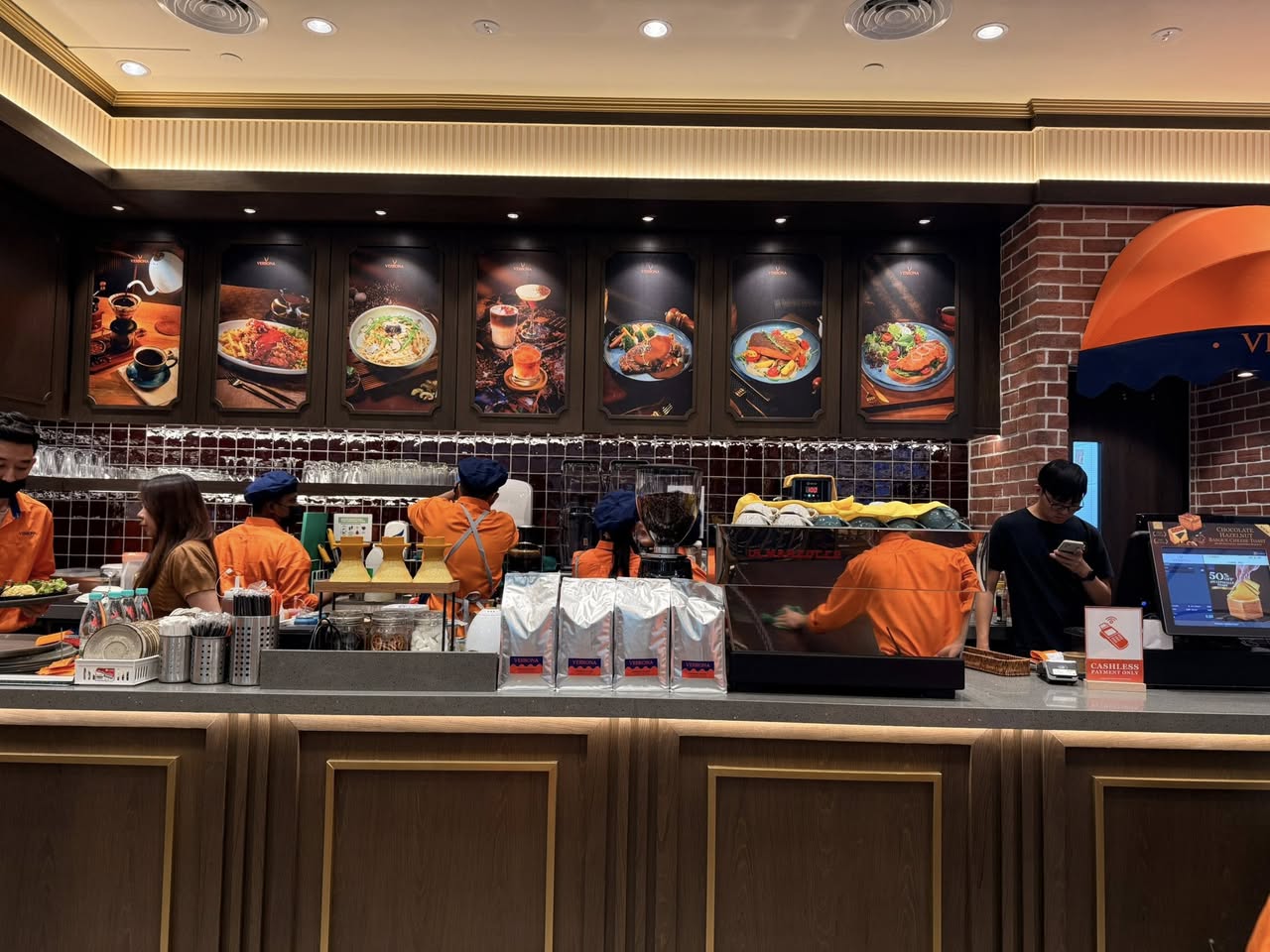 A bustling crowd at Verrona Hills' grand opening event