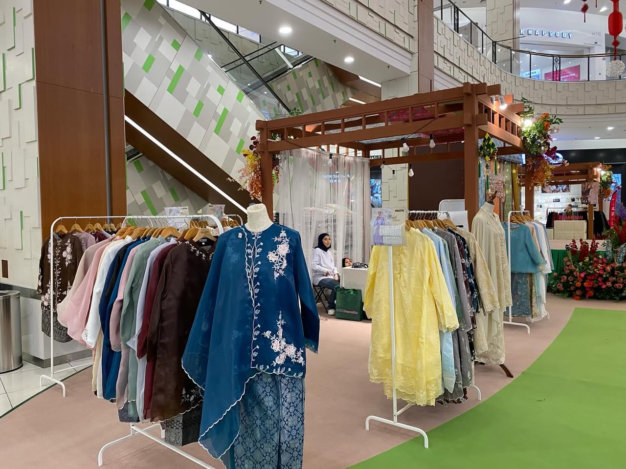 Pakaian Raya sedondon untuk seisi keluarga