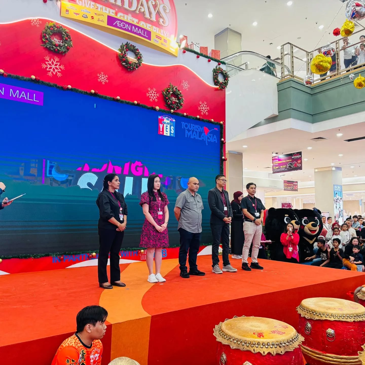 Highlights from the Black November Midnight Sale event at AEON MALL Cheras Selatan