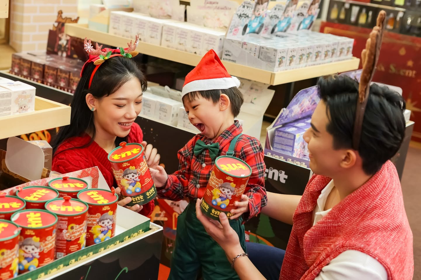 Festive Christmas decorations and shopping at AEON MALL
