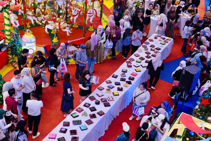 A vibrant display of cakes and desserts at Cakechela 5.0