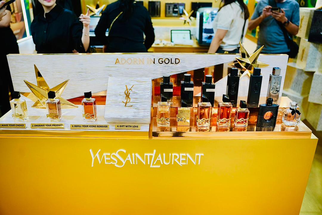 Close-up of L'Oréal Luxe premium fragrances at the pop-up.