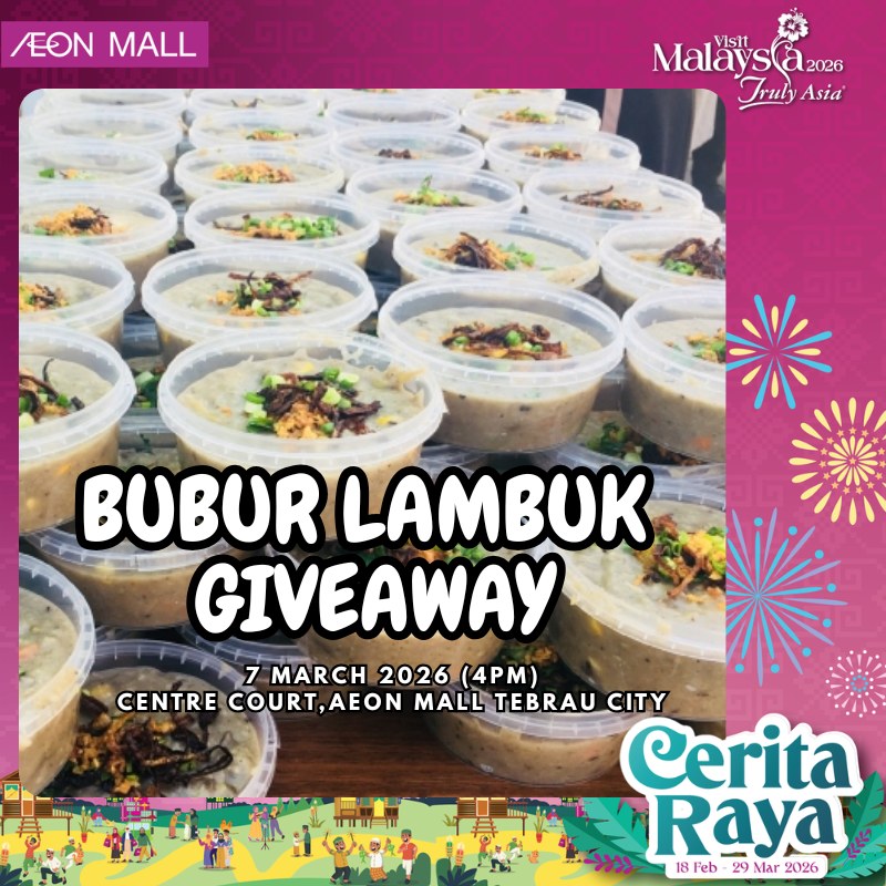 Local families enjoying the Raya atmosphere