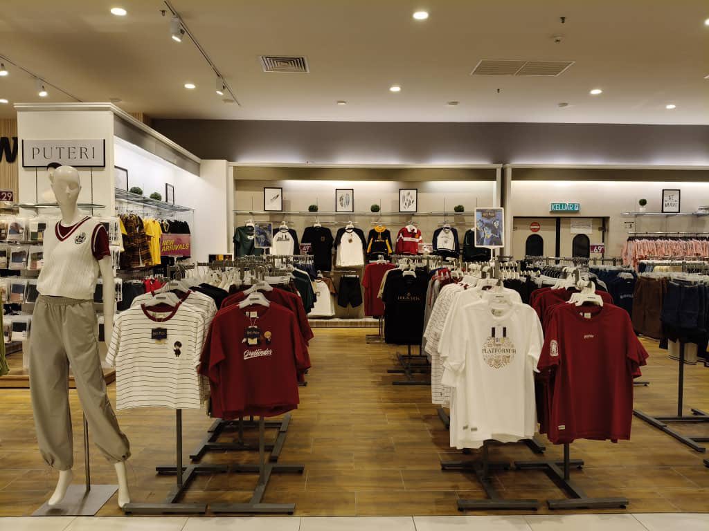 Trendy women's wear from the exclusive Cheetah Brand Harry Potter Collection