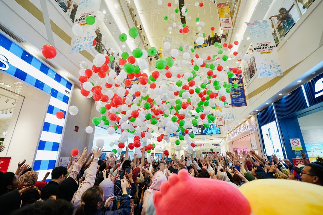 Community gathering at the AEON Mall x Cakechela 5.0 event