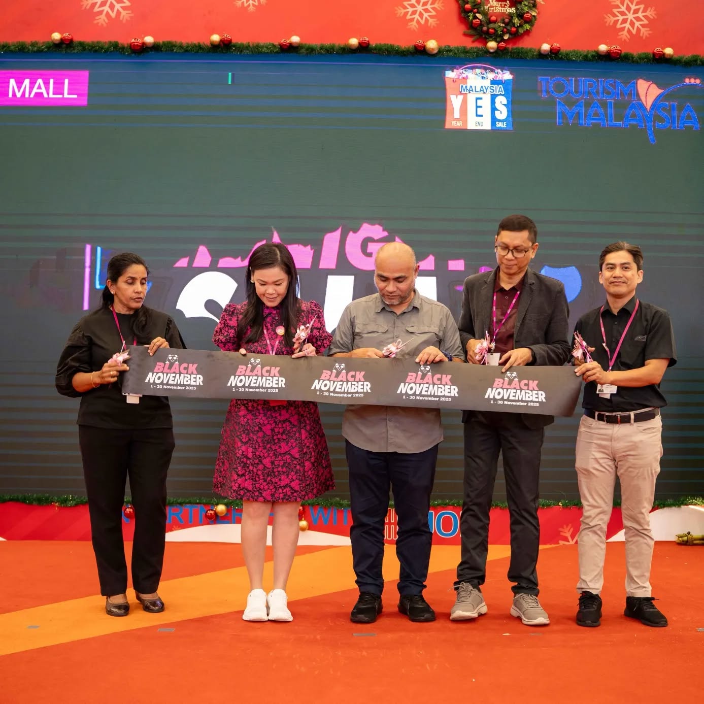 Highlights from the Black November Midnight Sale event at AEON MALL Cheras Selatan