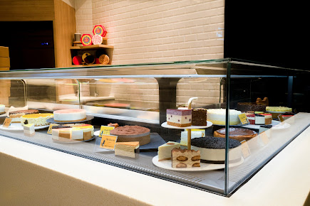 Cat  the Fiddle Cakes - Westgate
