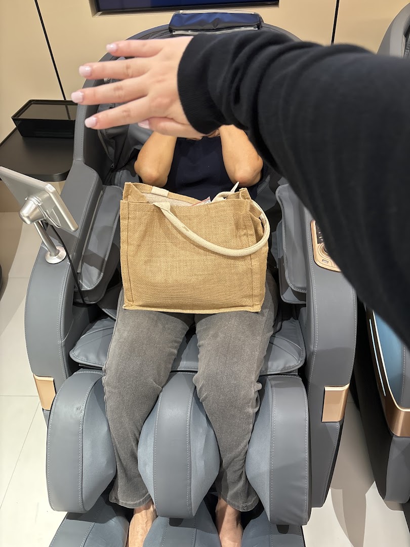 EMPIRE Massage Chair  Westgate Store image 3