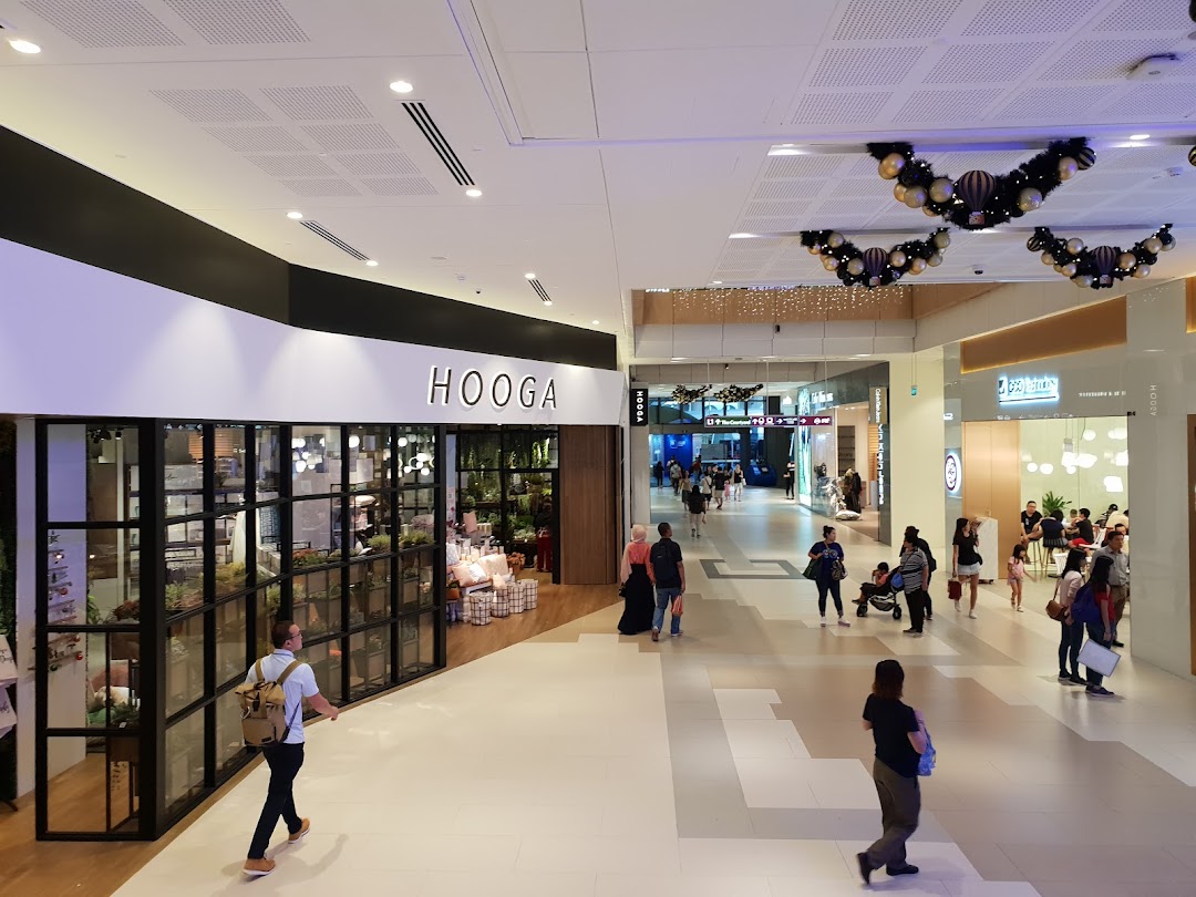 The HOOGA Westgate shop front with large windows showcasing home decor and lifestyle products in a mall.
