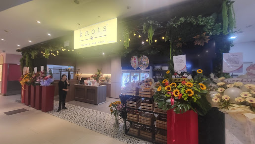 Knots Flowers and More Westgate By Xpressflower