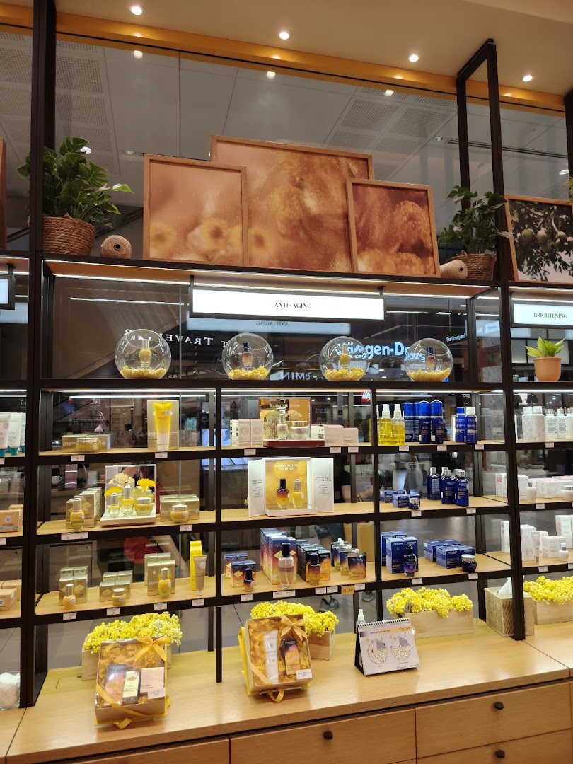 LOCCITANE - West Gate image 21
