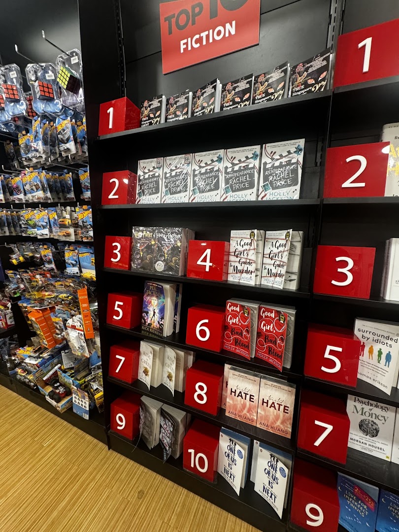 POPULAR Bookstore image 26