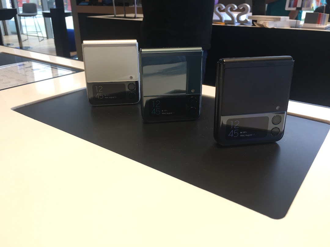Samsung Experience Store image 35