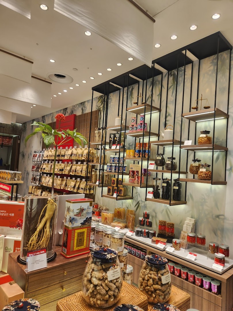 Interior view of WJL 永裕隆, showcasing traditional Asian health products, ginseng, and dried goods.