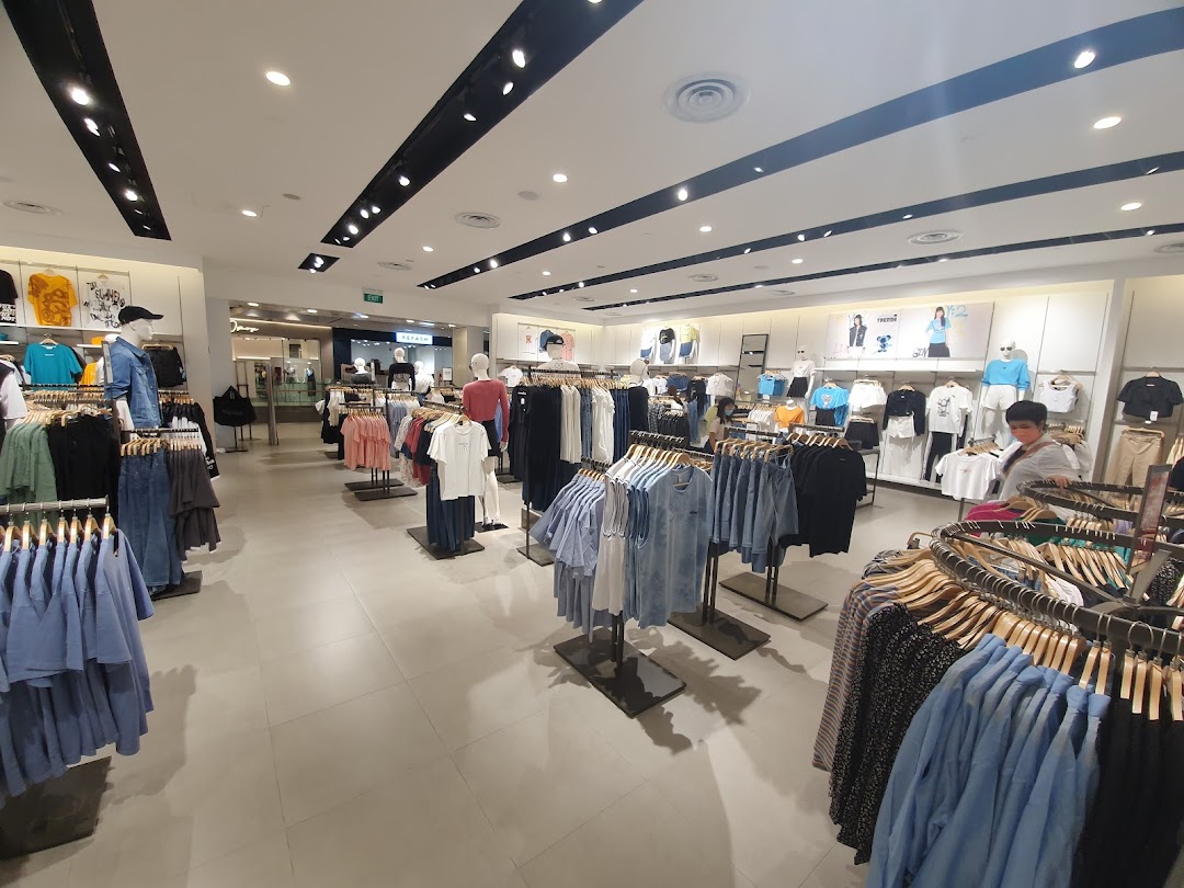 YISHION  Westgate image 3